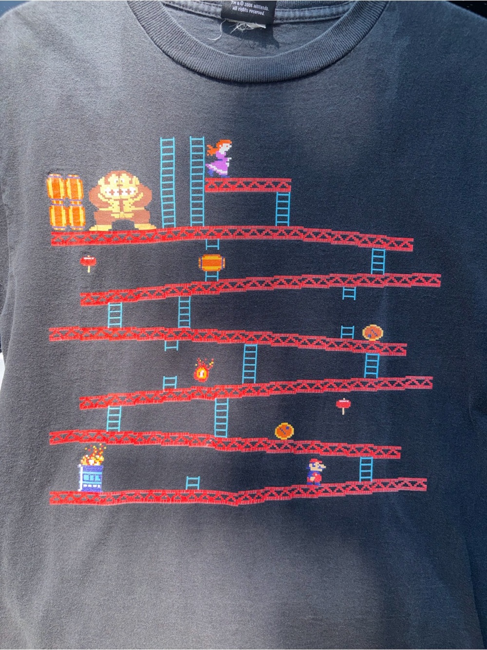 Vintage Nintendo Arcade Mario and Donkey Kong dated 2005 size small - Picture 2 of 4